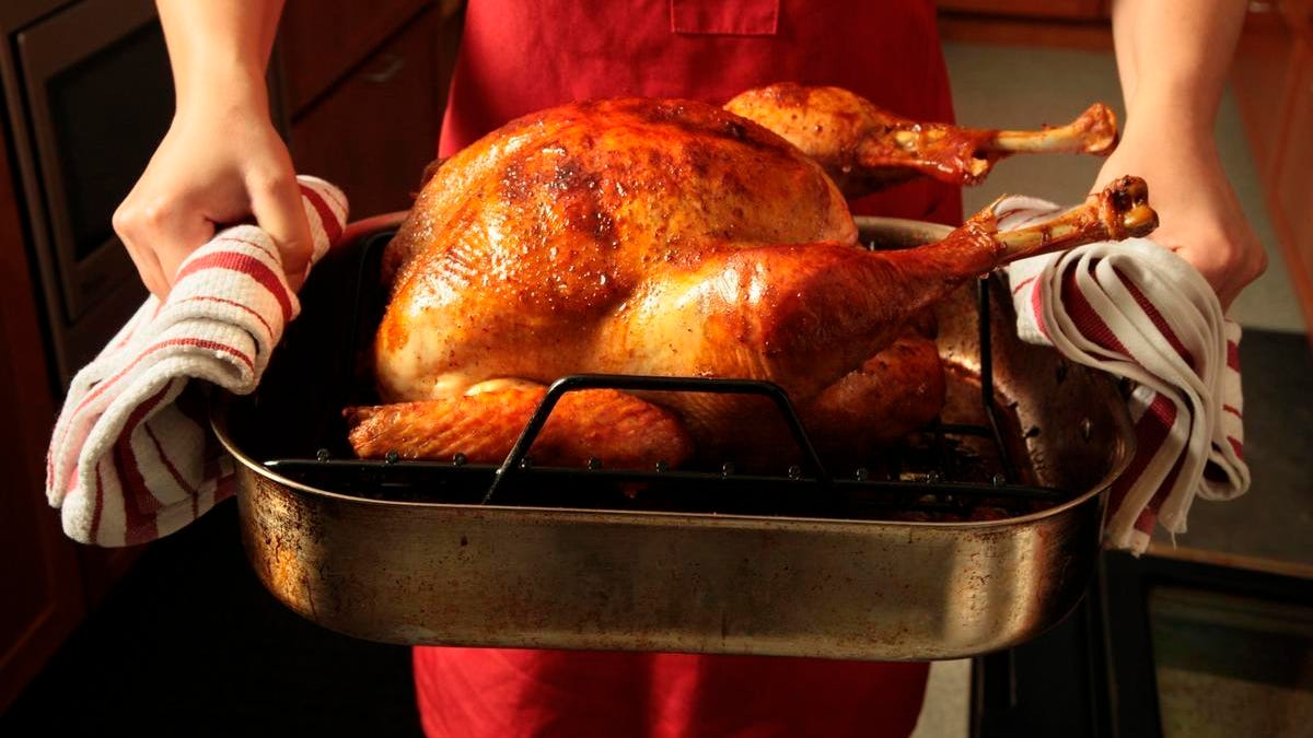 6 Ways People Screw Up the Turkey on Thanksgiving, According to an Expert