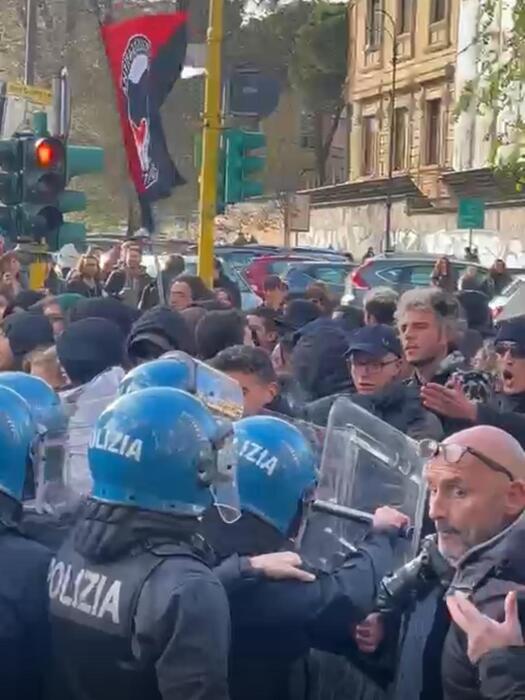 Students clash with police at Rome uni