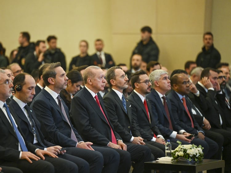 Minister Malinov Attends Energy Forum in Istanbul