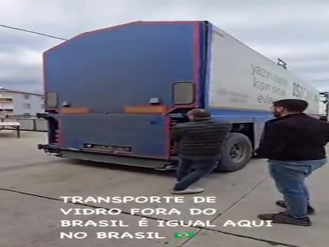 Transportation Of Very Large Glass (VIDEO)