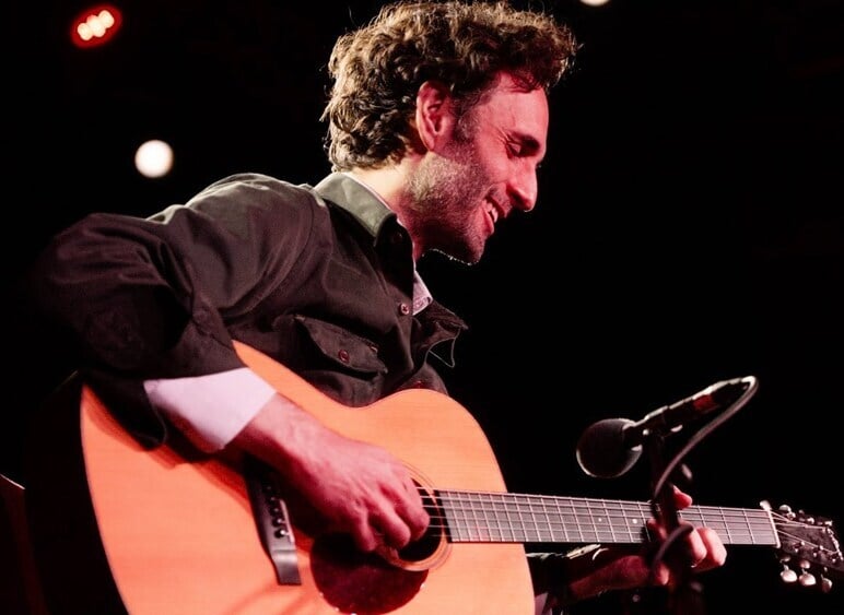 A Sublime Solo Performance by Julian Lage: "Nocturne"