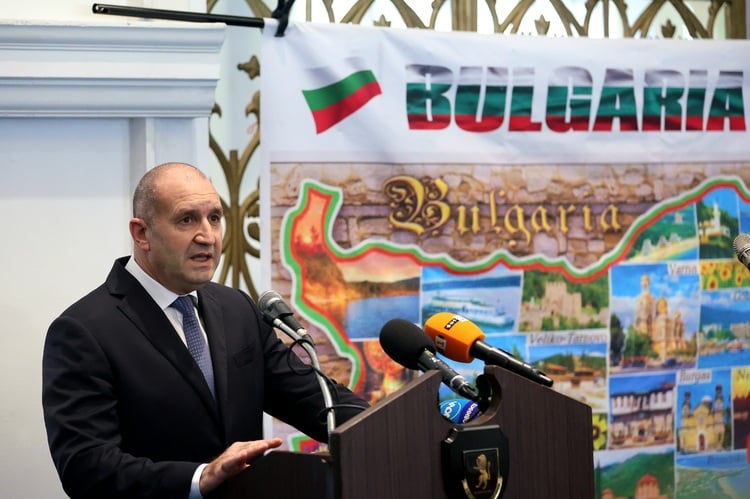 Rumen Radev Meets with Bulgarian Community in Singapore 