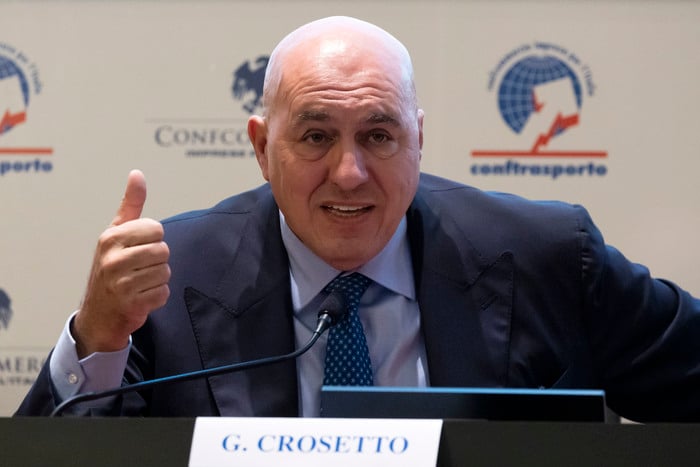 Absurd to equate Netanyahu with terrorists says Crosetto