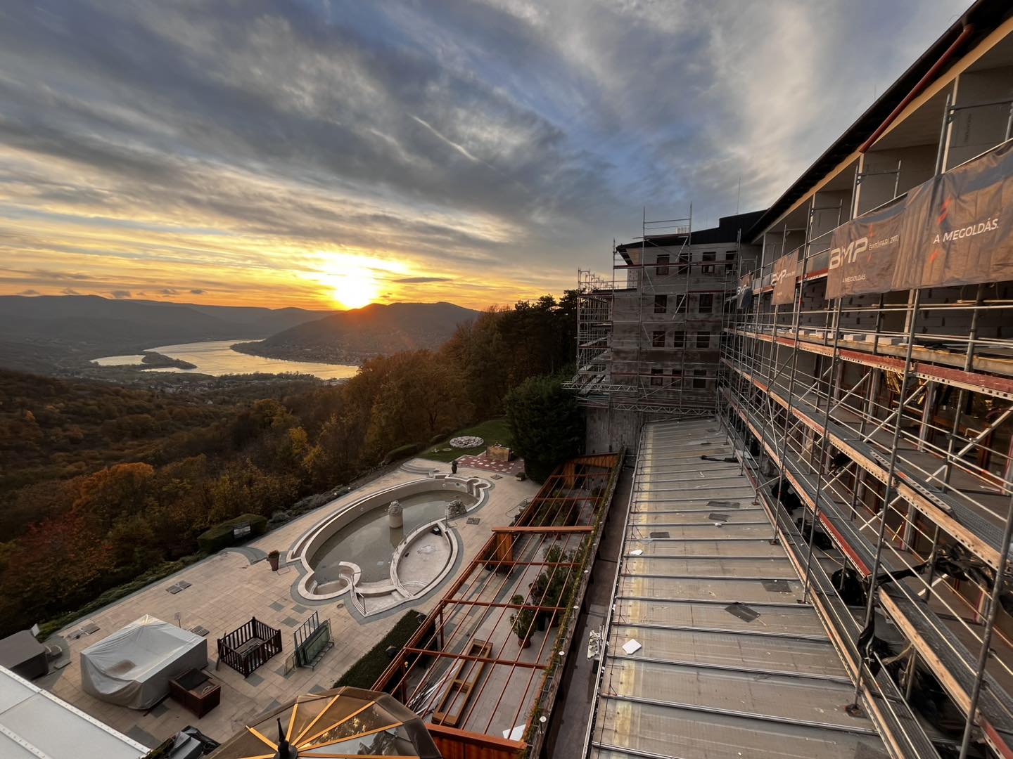 PHOTOS: Beloved Hungarian hotel in the picturesque Danube Bend reopens in five months