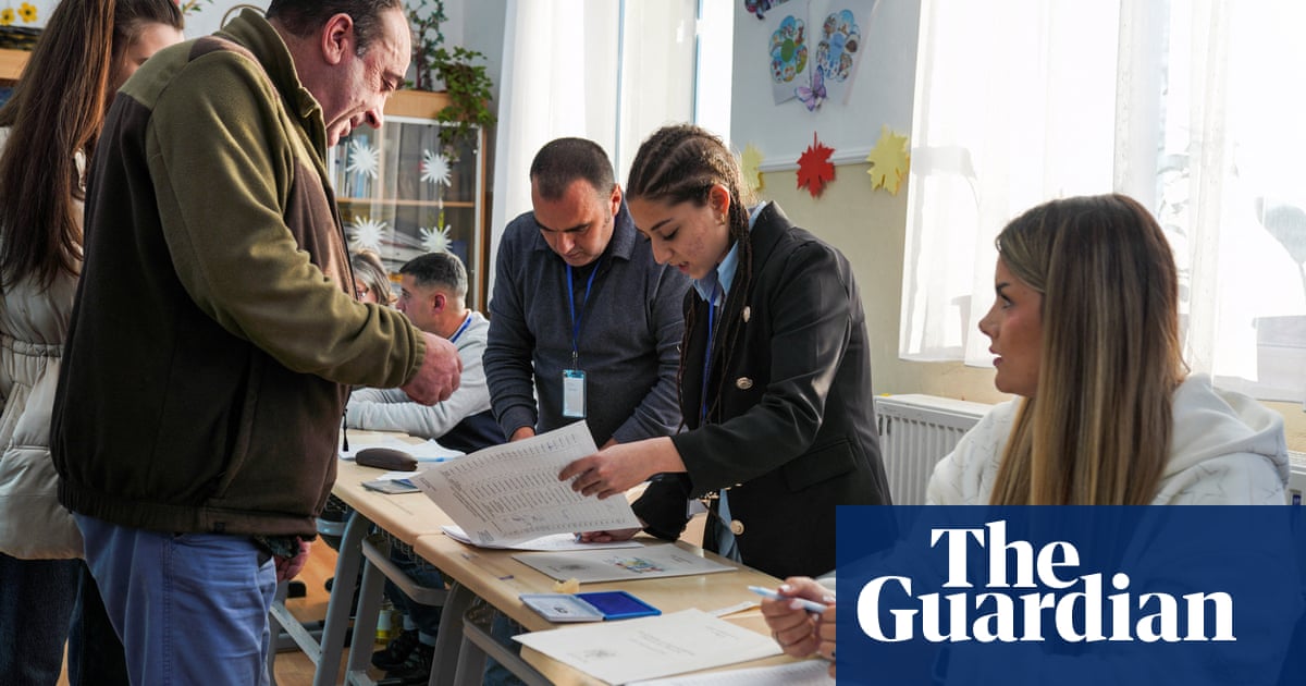 Romania votes in presidential poll with nationalist and leftist vying for runoff