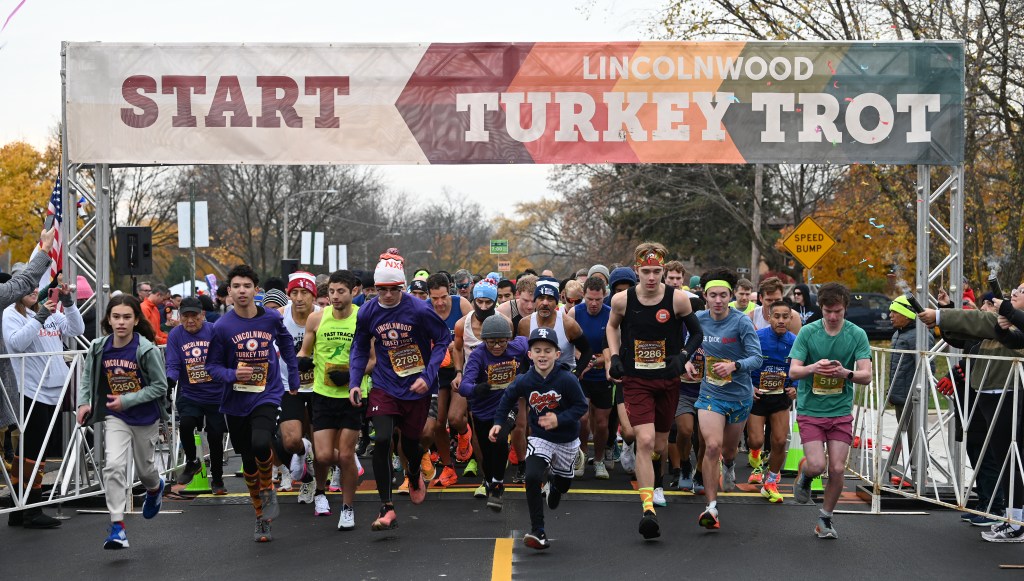 Runners in Lincolnwood Turkey Trot got starting words from local WNBA star Jewell Loyd