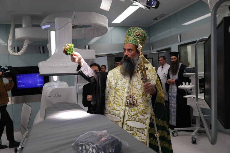 St Ekaterina Hospital Opens State-of-the-Art Surgical Unit with Blessing-of-Waters Ritual