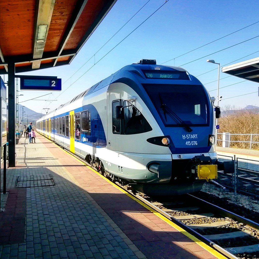 BREAKING! Travel chaos as trains come to a standstill at major Budapest railway station