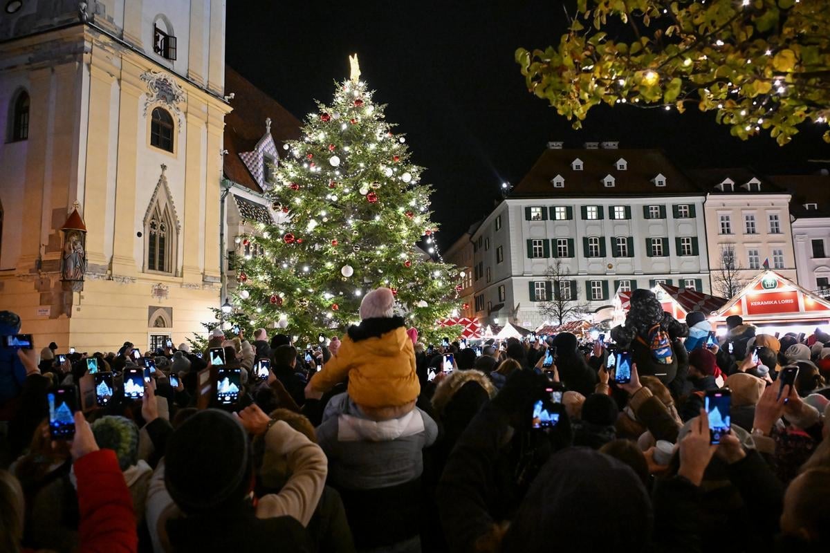 Prices of Christmas market delicacies up compared to last year