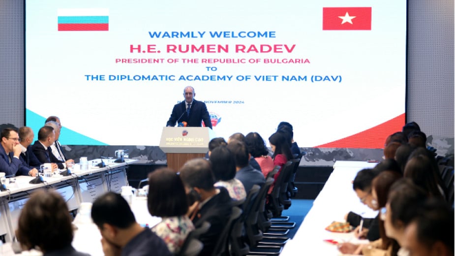 Rumen Radev in Vietnam: Wise diplomacy can prevent war