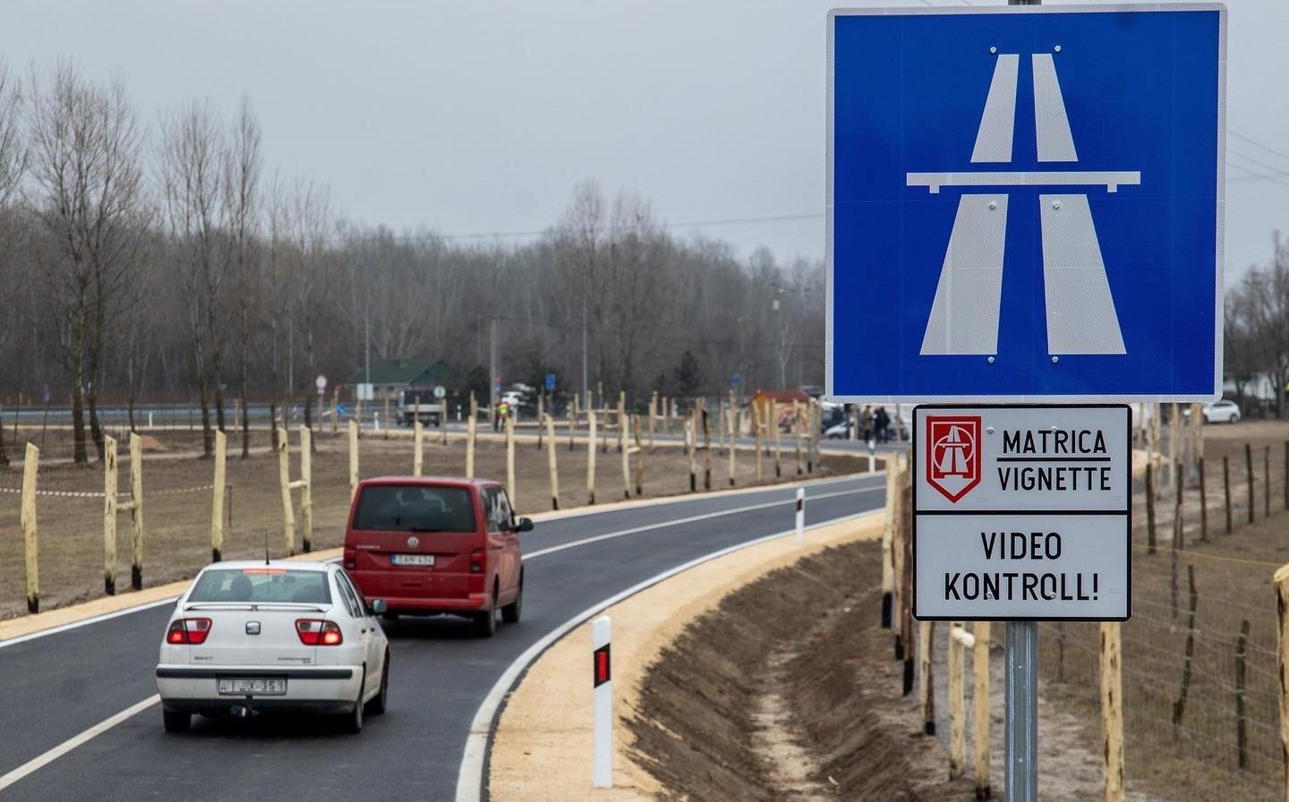 Planning a road trip in Hungary? 2025 motorway vignettes go on sale soon!