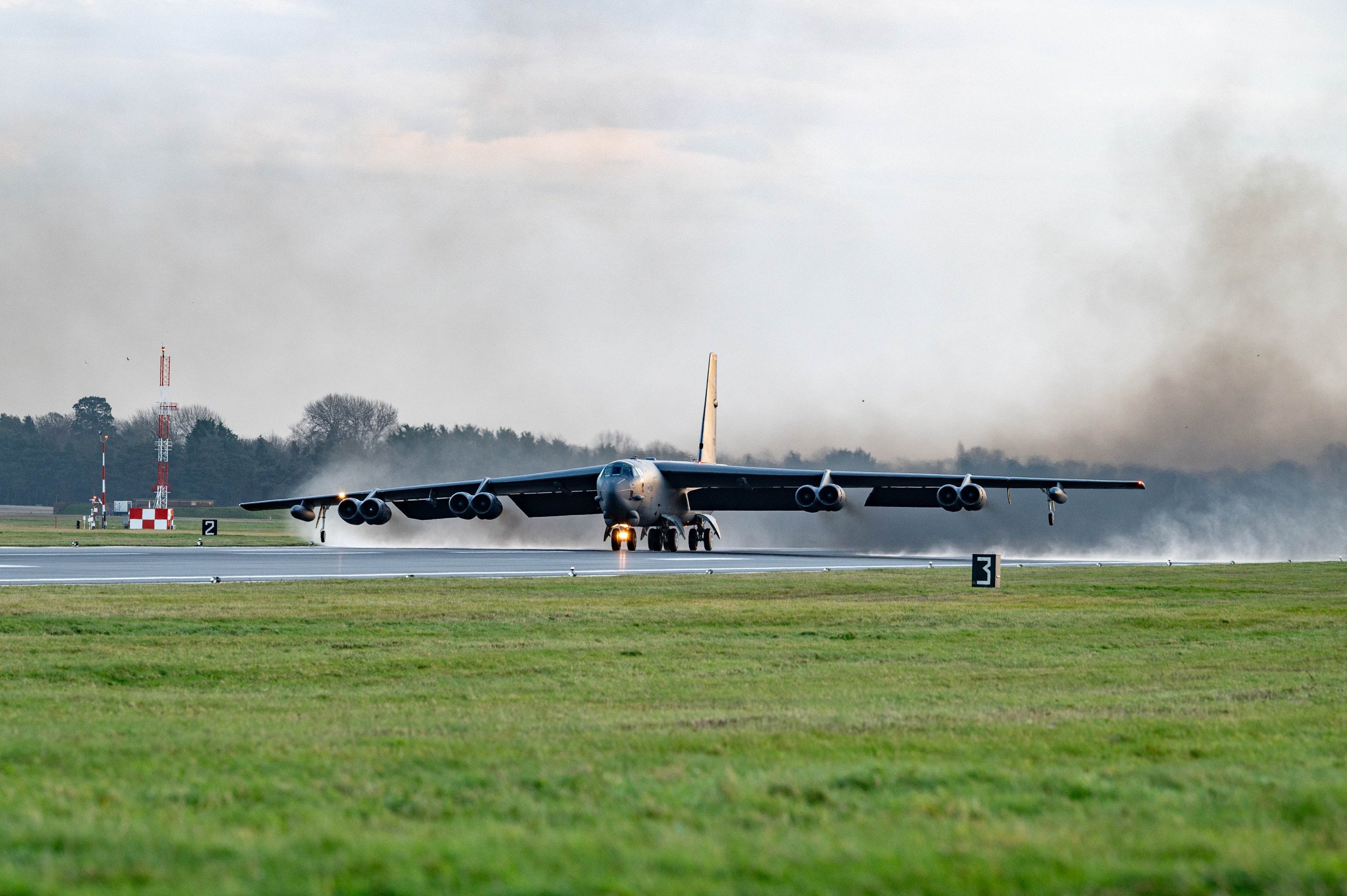 US B-52 Bombers Send NATO Warning to Russia