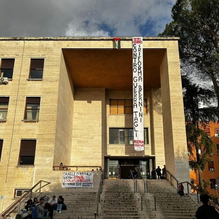 Rome uni faculty occupied, stop cuts and reform