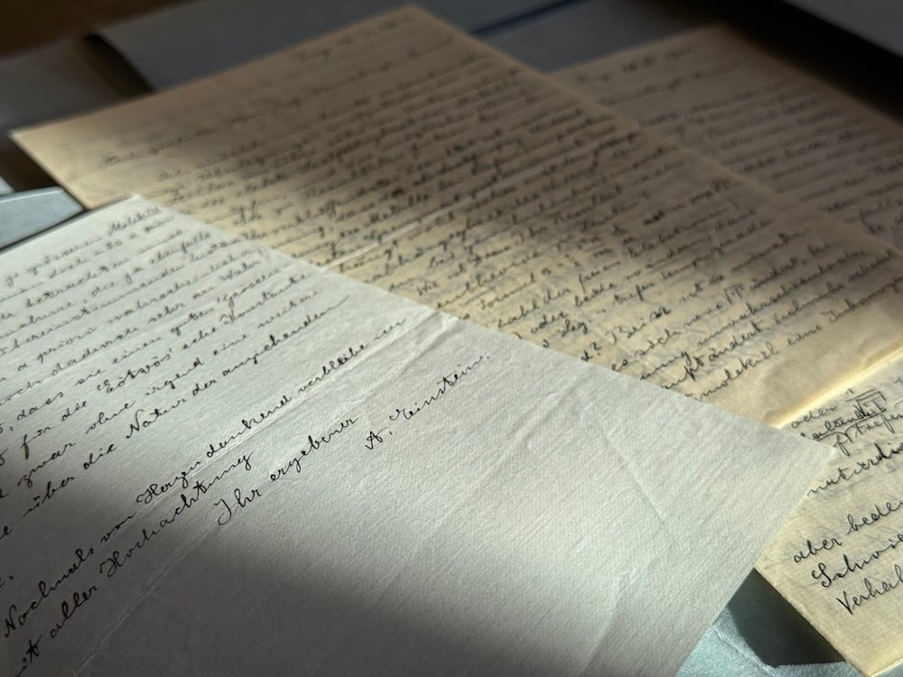 Museum uncovers three letters from Einstein to Leiden physicist