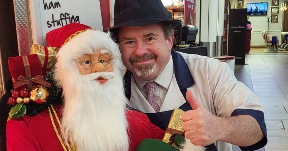 Brazen theft of popular singing Santa beloved by children for over 20 years provokes outrage in Navan