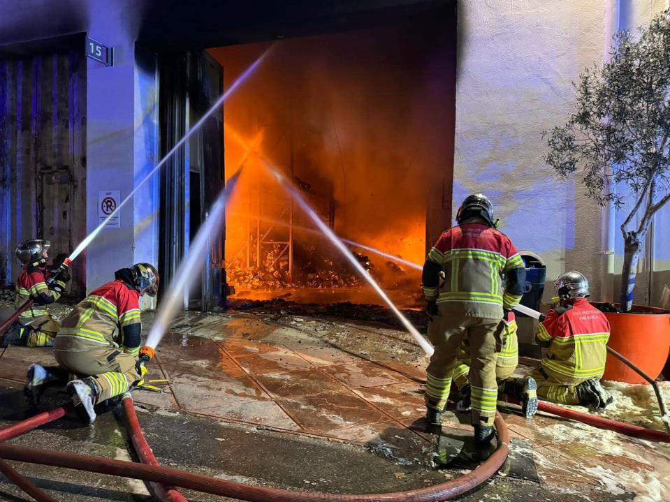 Two injured as fire breaks out in Naxxar industrial complex