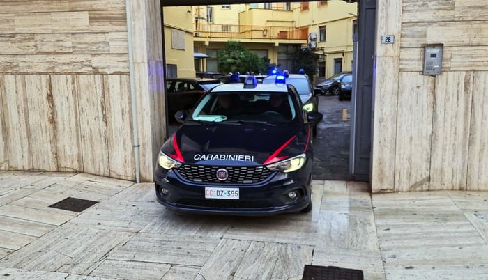 Tourist robbed at knife-point at Colosseum