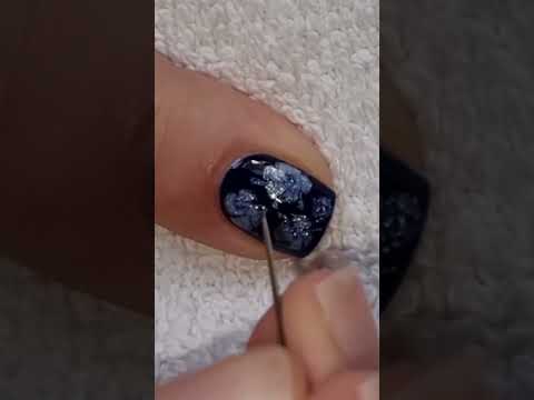 Icy Flower Nail Art | Winter Glitter Nails | #naildesign