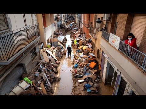 &#39;Bot&#39; accounts swamp Spanish social media with misleading flood claims