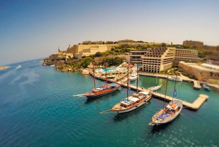 Luxury winter-sun Malta week with stunning views 