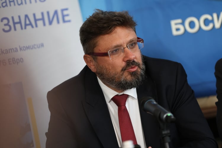 Bulgarians Abroad Are Part of EU, Says BTA Director General