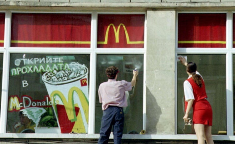 December 12, 1994: Bulgaria's First McDonald's Restaurant Opens in Plovdiv