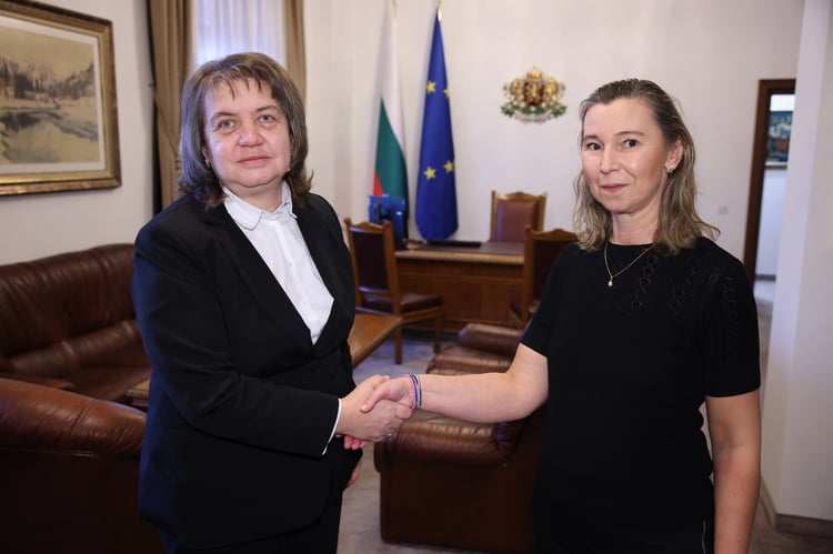 Parliament Chair Kiselova Meets with Council of Rectors Chair Temelkova