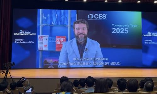 (Yonhap Interview) CES organizer says companies will dive deeper into AI, ways to improve human lives at upcoming show