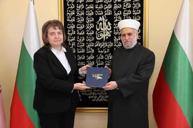 Bulgarian Parliamentary Leader Meets with Chief Mufti