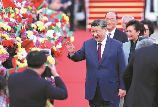 Xi envisions shining future for Macao