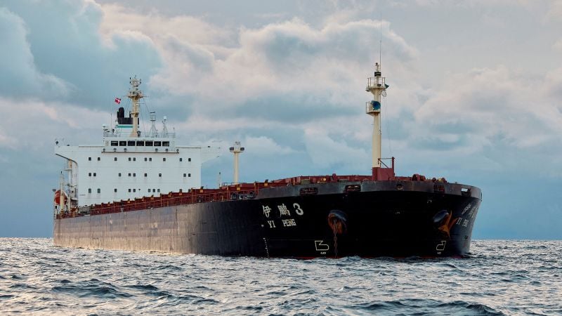 Yi Peng 3: Swedish police board ship in Baltic severed cable probe