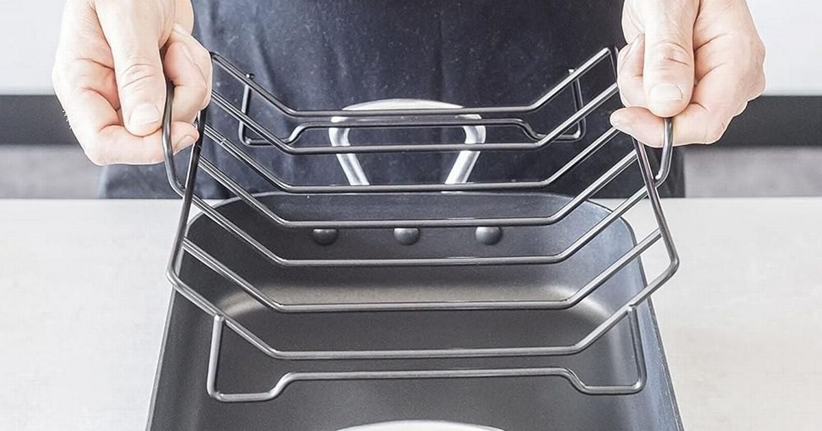 Amazon roasting tin that's 'perfect size for a turkey' and 'will last years'