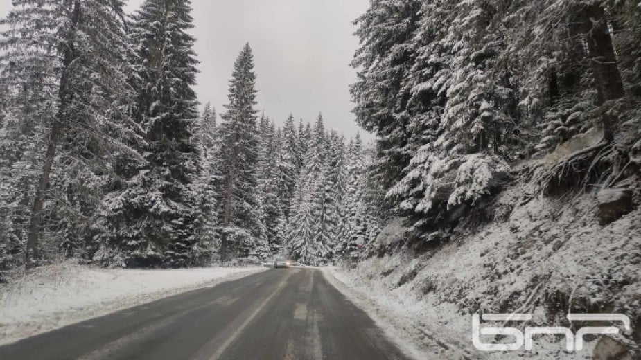 Increased traffic on Bulgaria's roads before Christmas, rain and snow expected