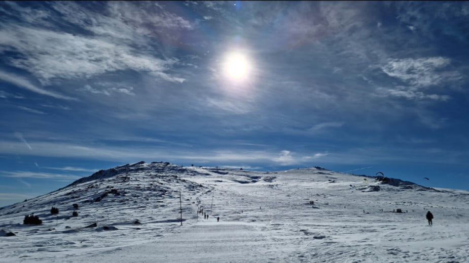 Sunny spells, stop of rain and snowfall on Sunday