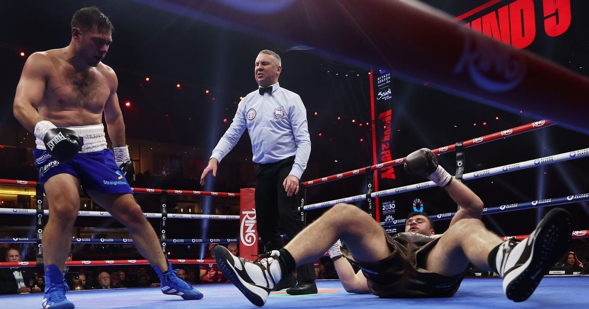 Controversial Johnny Fisher decision leads to boos as Dave Allen left devastated