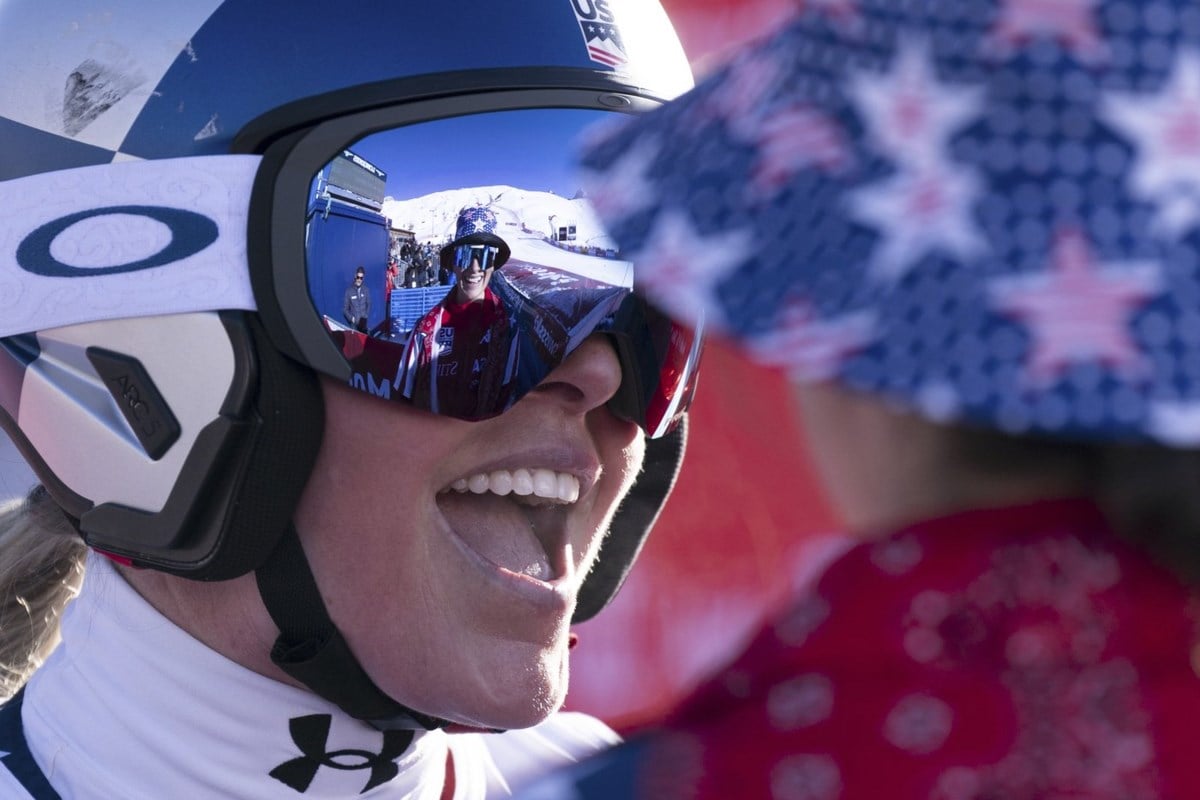 Lindsey Vonn takes a low-risk approach, 14th in her return to World Cup skiing at age 40