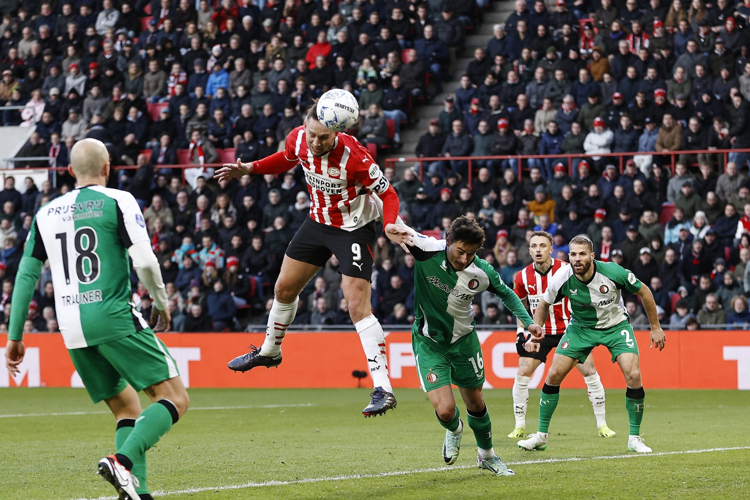 Dominant PSV stay six points clear after eclipsing Feyenoord