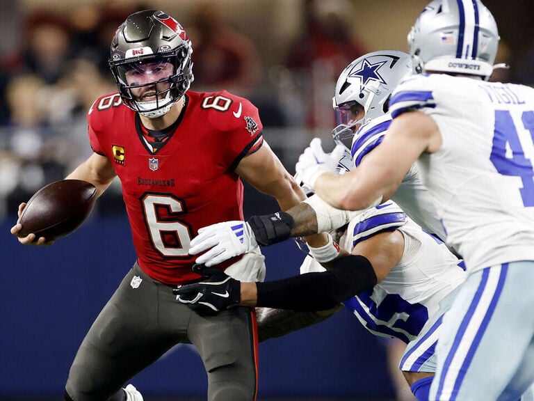 Bucs surrender control of playoff fate with SNF loss to Cowboys