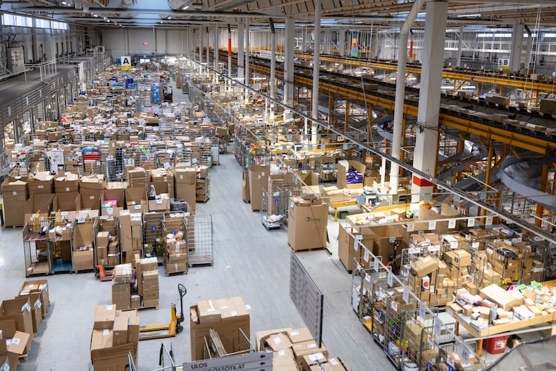 Posti delivers 7 million parcels and 10 million Christmas cards this holiday season