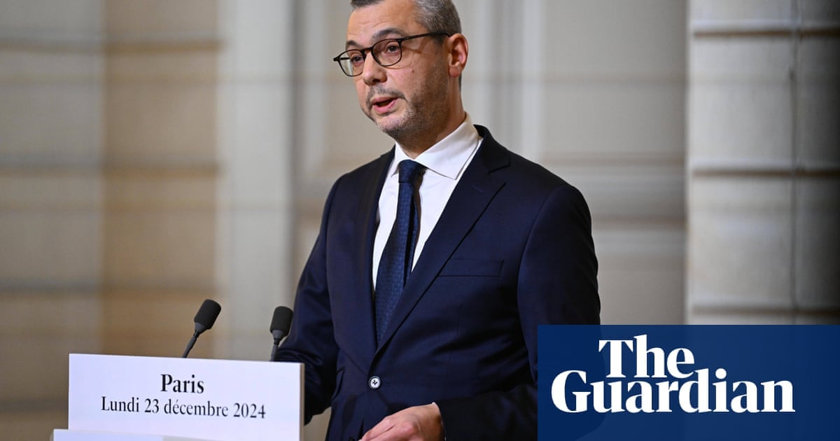 French PM names new government, hoping to avoid another no-confidence vote