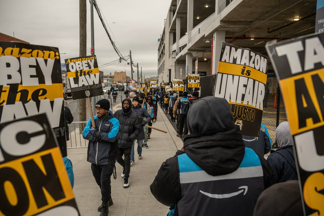 Striking Amazon Workers Aim to Crack an Anti-Union Behemoth