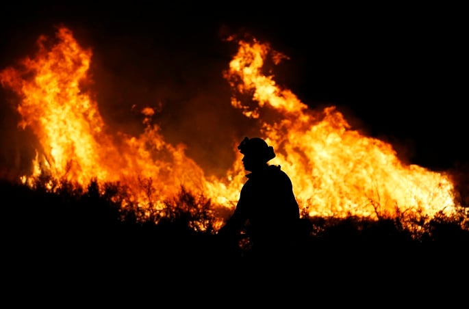 Southeast Australia hit by extreme heat, bushfire risks