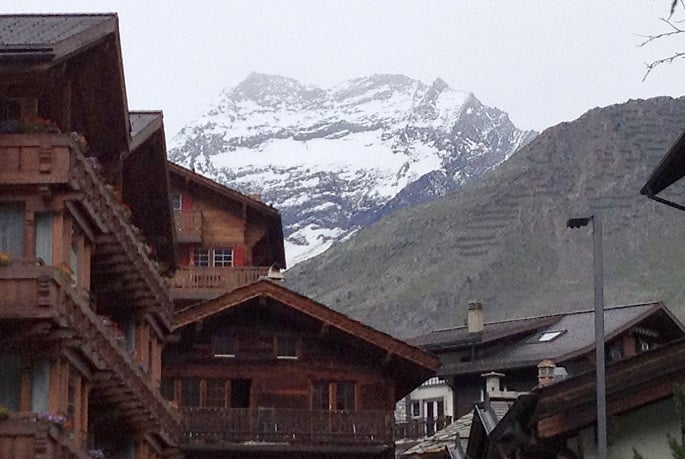 Avalanche kills 2 in Austrian Alps