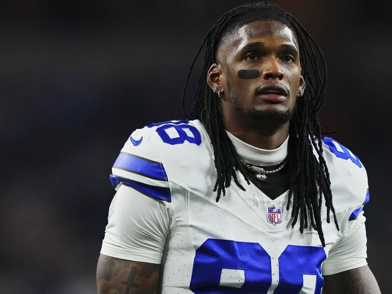 Cowboys' Lamb done for season due to shoulder injury