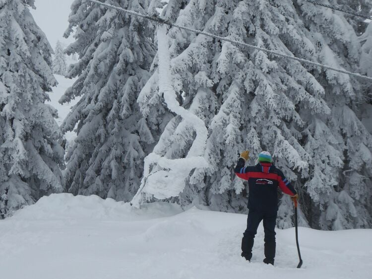 Good Hiking Conditions in Mountains and Mountain Resorts on Saturday