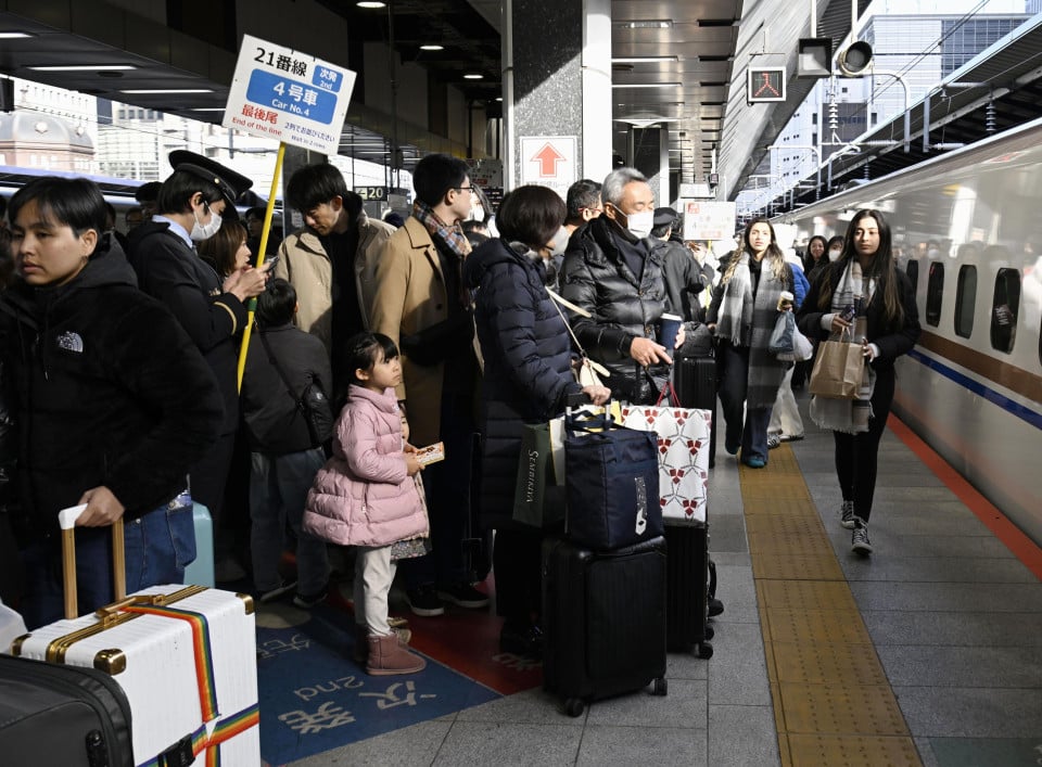 Japan transport hubs overflow as 9-day New Year break begins