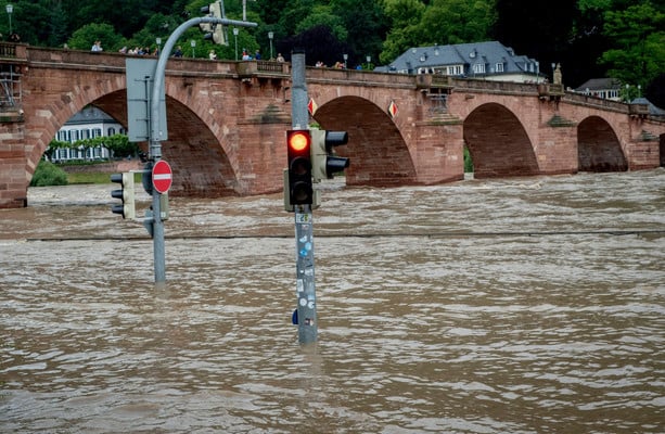 Two people die and thousands evacuated due to heavy floods in southern Germany