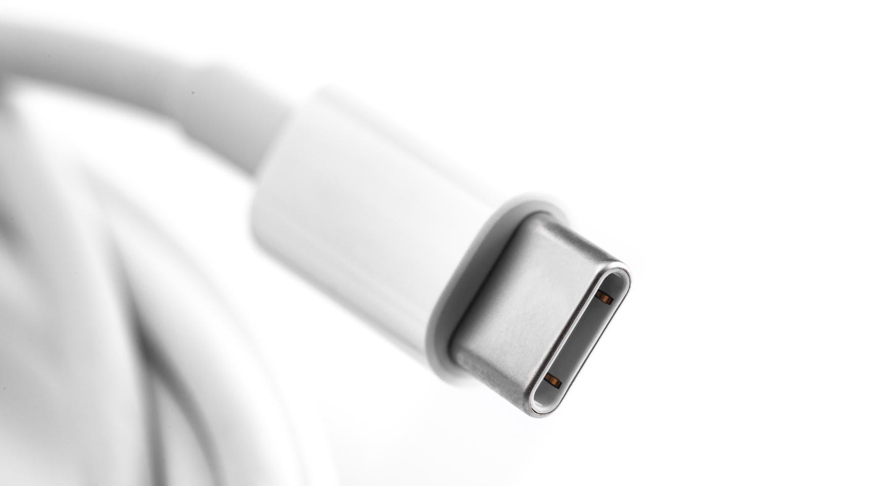 EU mandates USB-C ports for small devices, laptops face 2026 deadline