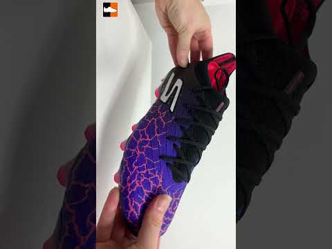 Harry Kane&#39;s Purple Skechers Boots