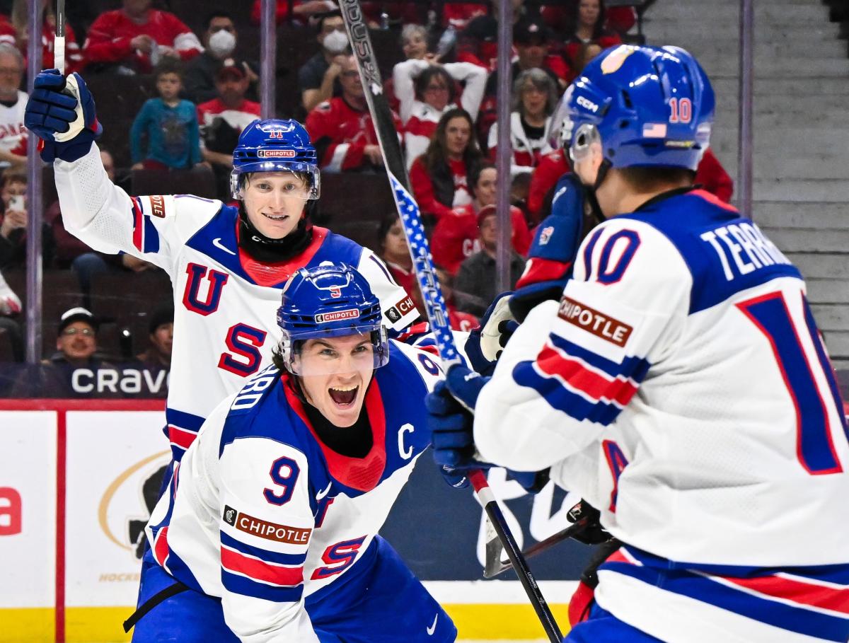 USA downs rival Canada, wins group at world juniors hockey tournament